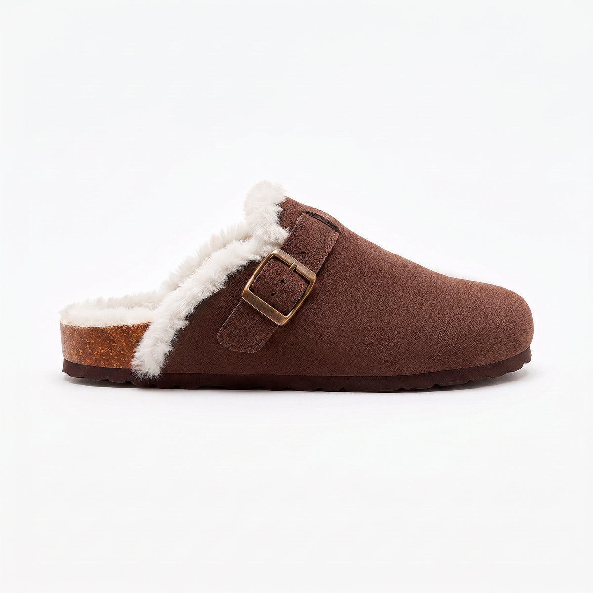 Mule fourrée Bormio en velours vegan marron, vue de profil, boucle métallique réglable et semelle façon liège