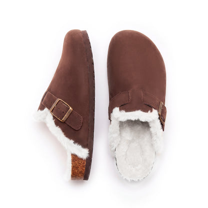 Paire de mules fourrées Bormio en velours vegan marron, vue de dessus, doublure fourrure et semelle intérieure visibles
