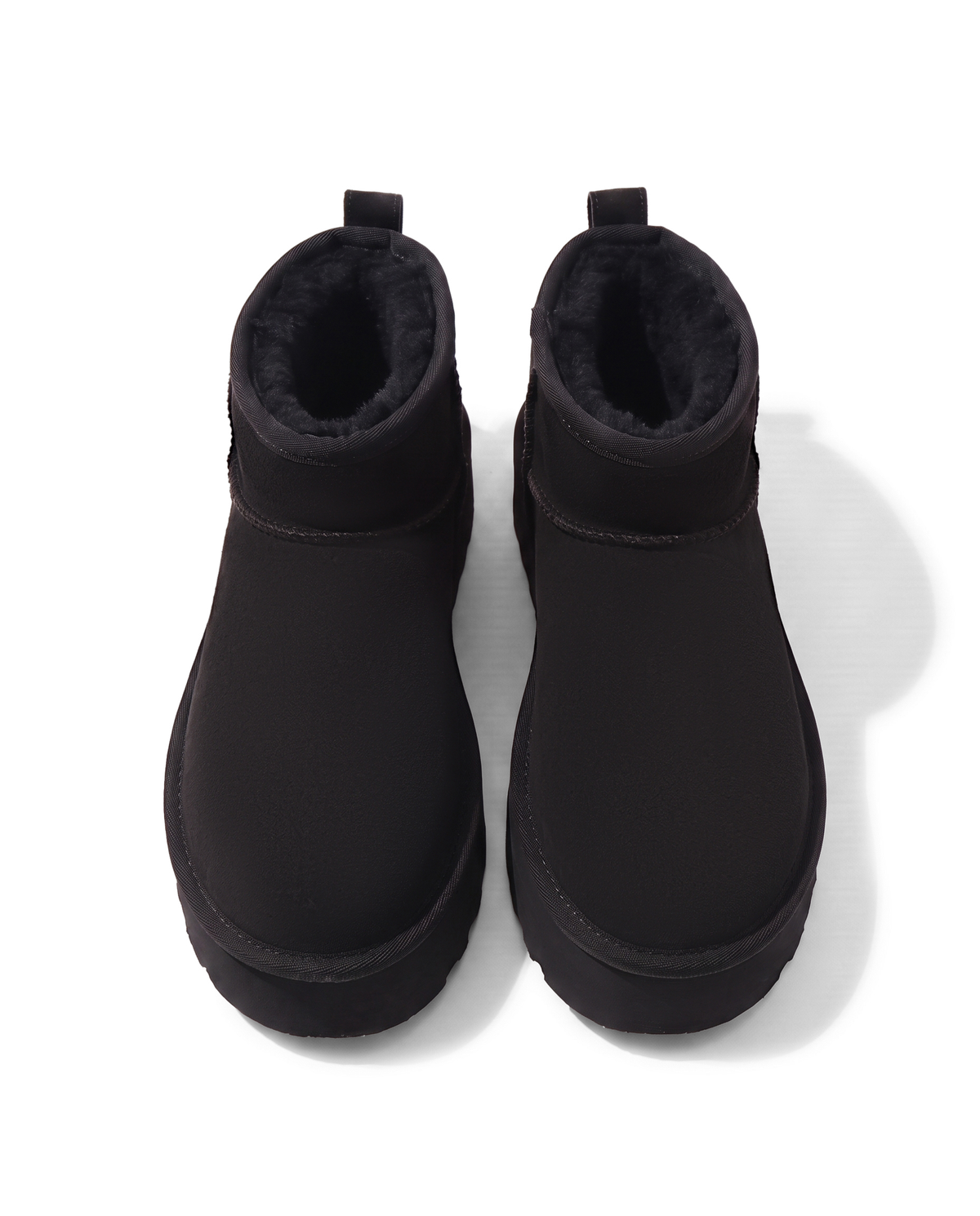Bottine Cortina en velours vegan noir, vue de profil
