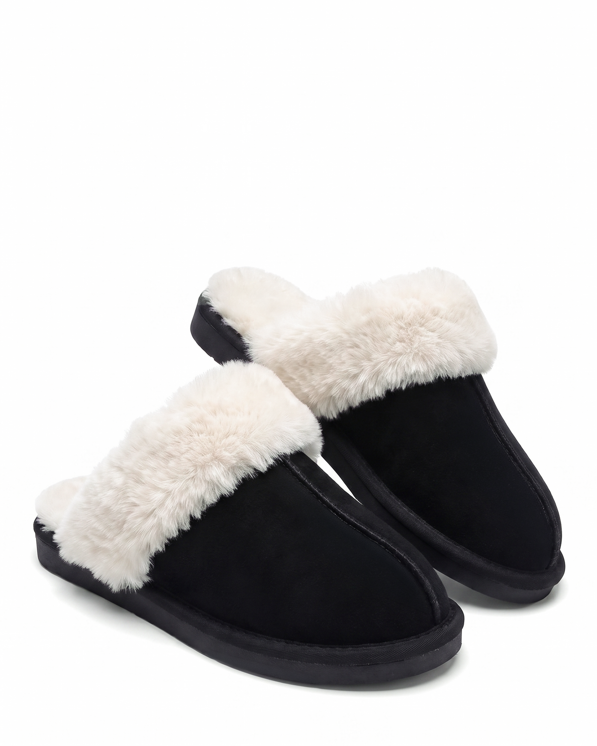 Chausson Merano en velours vegan noir, vue de face